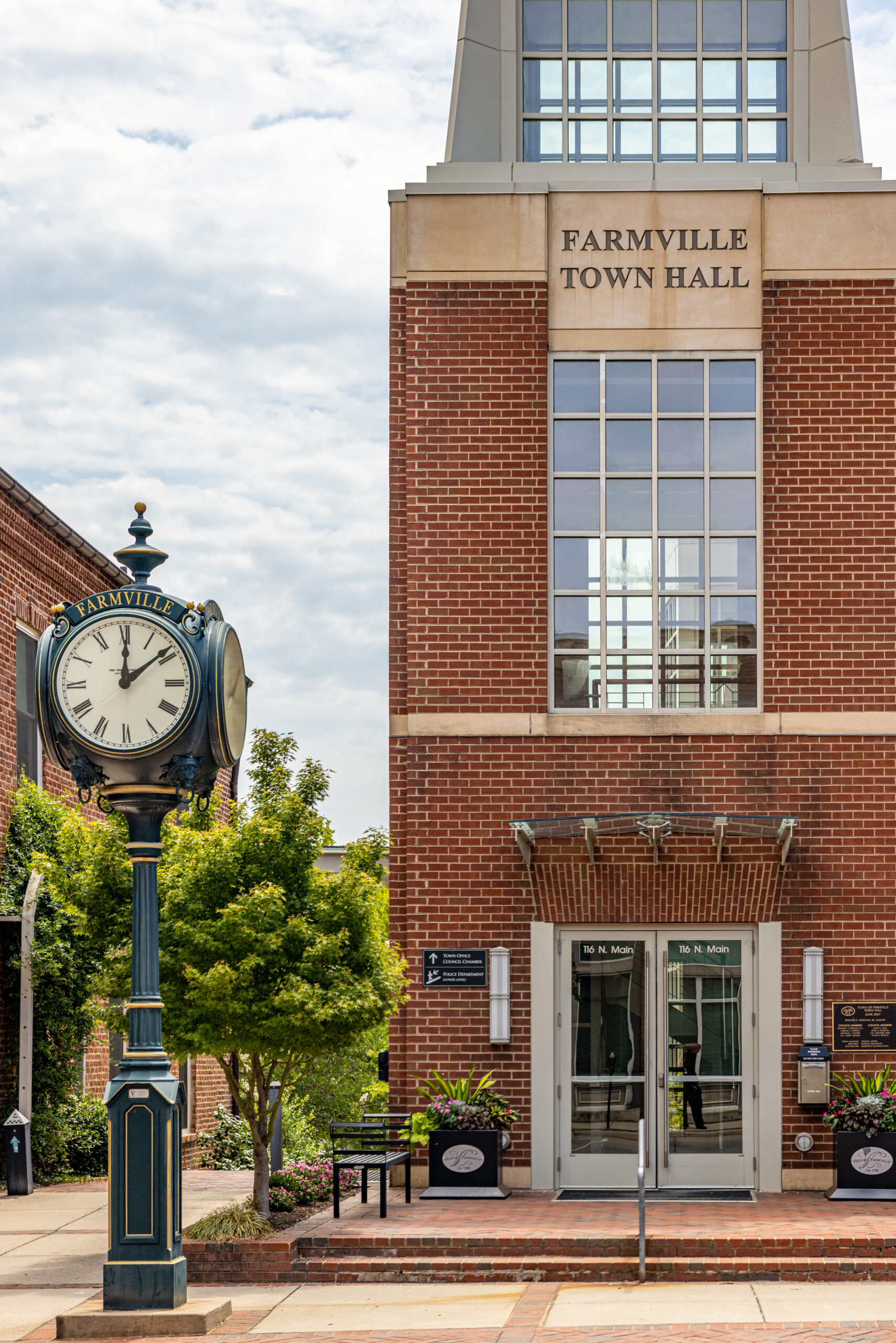 visit downtown farmville in prince edward county